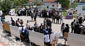 Merzifon'da TÜBİTAK 4006 Bilim Fuarı açıldı
