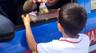 Öğrencilerden Trafik Bilinci İçin Kurabiye İkramı