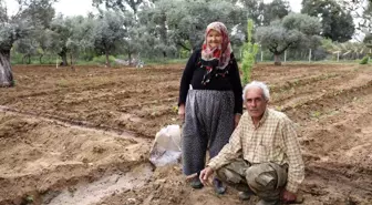 Toprakla Uğraşarak Mutluluğu Bulan Çift