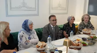 İzmir'de Anneler Günü'nde Öğretmen Anneler Buluştu