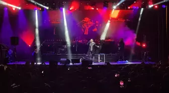 OMÜ'nün 50. Yıl Şenliği Kapsamında Emre Aydın Konser Verdi