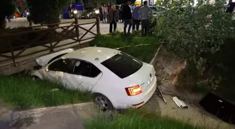 Nevşehir'de Kontrolden Çıkan Otomobil Su Kanalına Saplandı