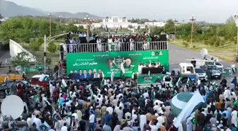 Pakistan'da Orduya Destek Gösterileri Düzenlendi