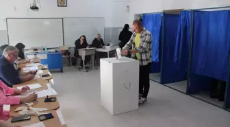 Romanya'da Cumhurbaşkanlığı Seçimlerinin İkinci Turu Başladı