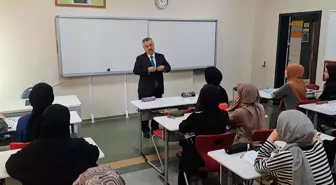 Sakarya'da emekliye ayrılan 41 yıllık eğitimciye duygulandıran veda