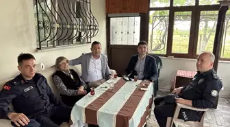 Samsun'da 15 Temmuz şehidinin annesine Anneler Günü ziyareti