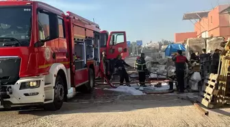 Şanlıurfa'da Depoda Yangın Çıktı