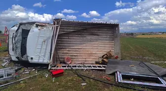 Şanlıurfa'da Kamyonet Devrildi: 3 Yaralı