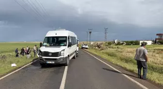 Siverek'te Öğretmenleri Taşıyan Minibüsler Çarpıştı: 28 Yaralı
