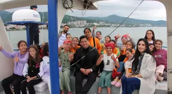 Çim Hokeyi Takımları Çarşıbaşı'nda Tarihi ve Kültürel Mekanları Gezdiler