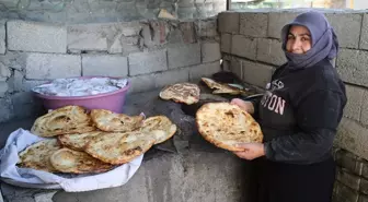 Zinet Dayan: Ekmek Yaparak Ailesinin Geçimini Sağlıyor