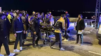 Sivas'ta Kontrolden Çıkan Otomobil Bariyere Saplandı