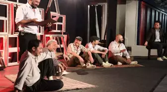 Sivas'ta Vagon Sahne Projesi ile 'Misafir' Tiyatro Oyunu Sergilendi