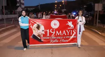 Amasya'da 19 Mayıs Coşkusu: Fener Alayı ve Bayrak Yürüyüşü