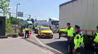 Sakarya'da Düzensiz Göçmen Kaçakçılığı Operasyonu