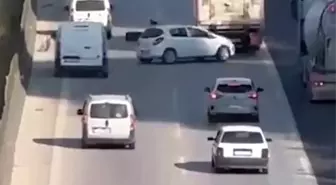 Adana'da Zincirleme Trafik Kazası: Tırın Lastiği Sebep Oldu