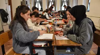 Uluslararası Karadeniz Tiyatro Festivali'nde Kostüm Tasarımı Atölyesi Yapıldı