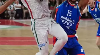 Anadolu Efes, Karşıyaka'yı 95-77 Yenerek Galip Geldi