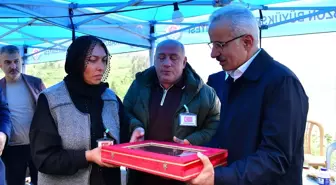 Ulaştırma ve Altyapı Bakanı Uraloğlu'ndan Trabzon'da şehit Berat Mecit Day'ın ailesine ziyaret
