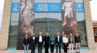 Vali Kübra Güran Yiğitbaşı, Basın İlan Kurumu Üyeleriyle Tarihi Mekanları Ziyaret Etti