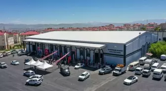 Van'da Kapalı Semt Pazarı Hizmete Açıldı