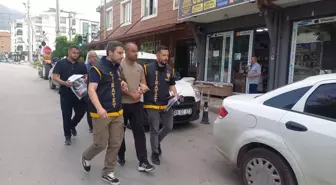 Manisa'da Kundaklama Olayı: 13 Araç Zarar Gördü