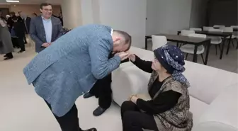 Başkan Candaroğlu, Anneler Günü'nde Darülaceze'yi Ziyaret Etti