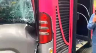 İstanbul'da Metrobüs Kazası: 14 Yaralı