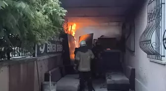 İnegöl'de Öğrenci Yurduna Yangın: 3 Öğrenci Dumandan Etkilendi