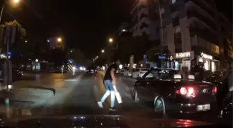 İzmir'de Trafik Tartışmasında Döner Bıçaklı Saldırı.