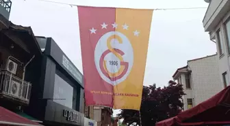 Edirne'de Galatasaray İçin Dev Bayrak Asıldı