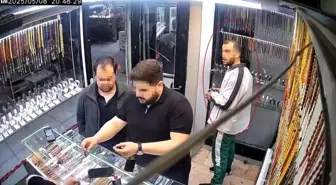 Elazığ'da Hırsızlık Anı Güvenlik Kamerasında