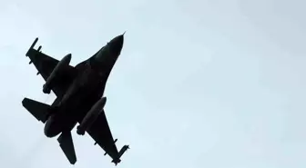 İsrail Savaş Uçağı Taşıdığı Bombayı Açık Alana Düşürdü