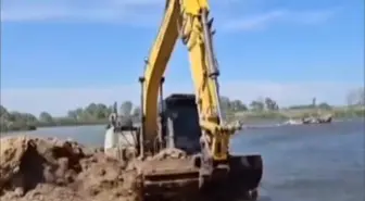 İpsala'da Meriç Nehri'ne deniz suyu karışmaması için set çekildi