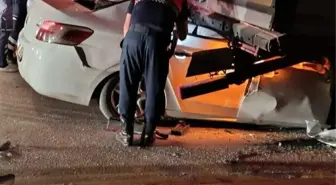 Silifke'de TIR'a Çarpan Otomobilde İki Kişi Hayatını Kaybetti