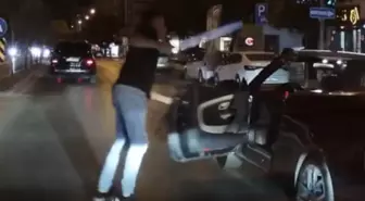İzmir'de Trafikte Tartışan Sürücü Döner Bıçağı ile Tehdit Etti