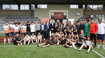 İstanbul'da Kadın Futbol Turnuvası Düzenlendi