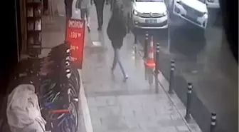 Avcılar'da Trafik Kazası: Sürücü Direksiyon Hakimiyetini Kaybetti