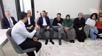 Bakan Kurum Depremzedeleri Ziyaret Etti