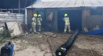 Manyas'ta Ahırda Yangın: 30 Koyun ve 12 Kuzu Telef Oldu
