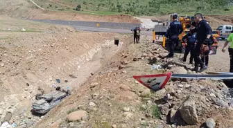 Bingöl'de Otomobilin Dere Yatağına Devrilmesi Sonucu 7 Kişi Yaralandı