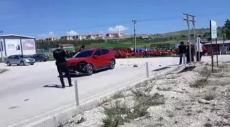 Burdur'da motosiklet otomobille çarpıştı! 22 yaşındaki genç hayatını kaybetti
