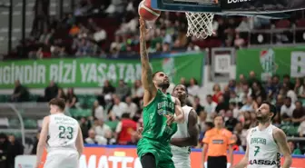 Bursaspor Basketbol, Darüşşafaka'yı Mağlup Etti