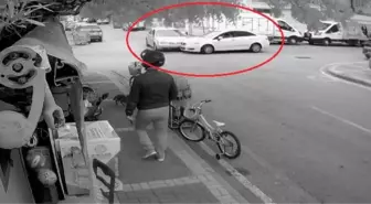 Manavgat'ta Kavşak Kazası: 'Dur' Tabelası Kamyonetle Kapandı