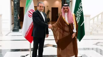 İran ve Suudi Arabistan Dışişleri Bakanları Görüşmelerde Bulundu