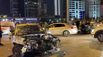 Mersin'de Otomobil Kazası: 3 Yaralı