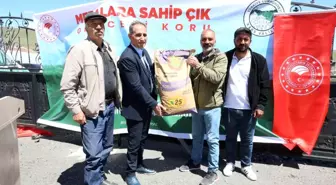 Kars'ta Çiftçilere Yüzde Yüz Hibeli 60 Ton Korunga Tohumu Dağıtıldı