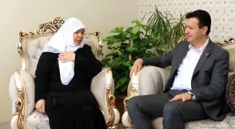 Mahmut Arıkan Anneler Günü'nü Kutladı