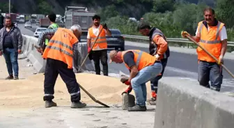Sakarya Geyve'de Tır Kazası: D-650 Ulaşıma Kapatıldı