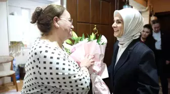 Bakan Göktaş, Gönüllü Anne Nimet Gürel'i Ziyaret Etti